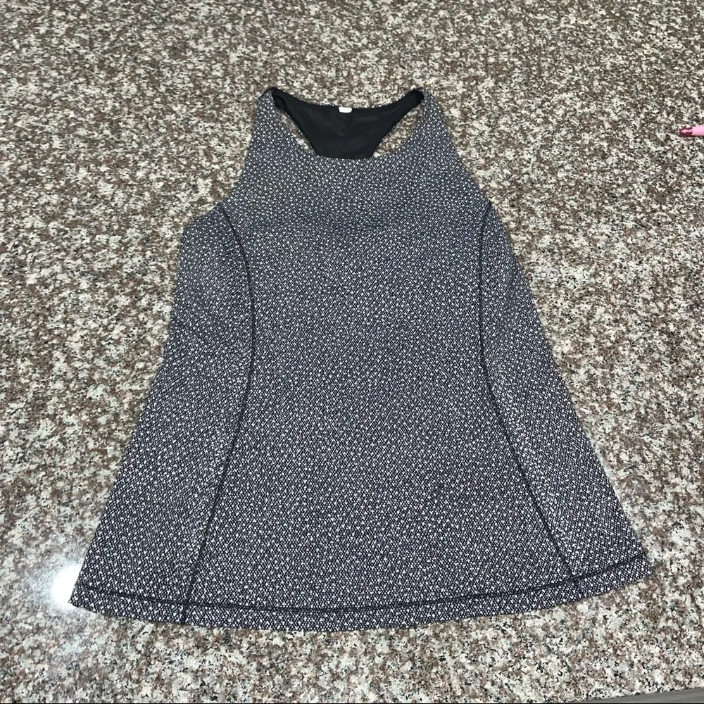 Lululemon Hit It Tank Frozen Fizz White Black Size 8 - Picture 2 of 8